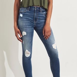 Hollister Cropped Skinny High Rise Jeans